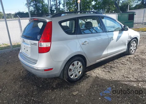 2010 Hyundai Elantra Touring Gls z USA, uszkodzony, nr VIN KMHDC8AE4AU074366